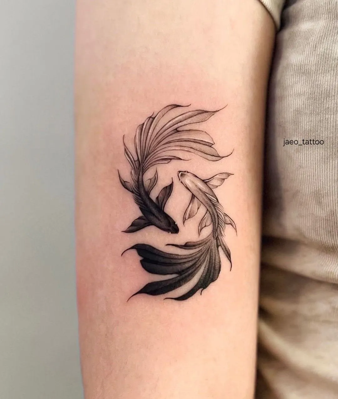 26+ Hình Xăm Cá Chép Ở Nữ Đẹp: Biểu Tượng Của Thành Công Và Thanh Cao