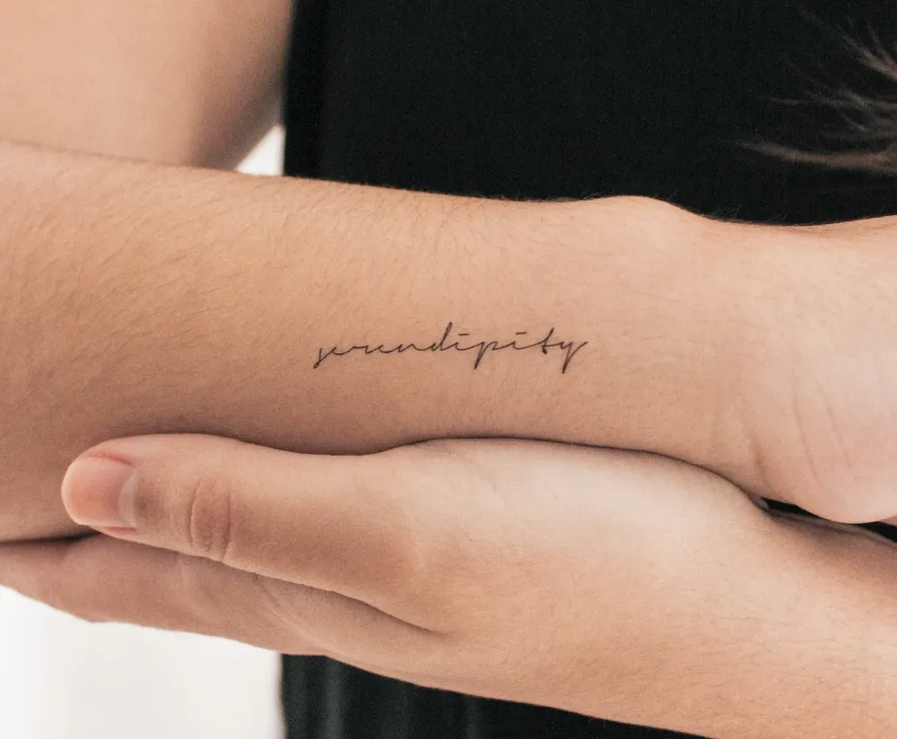 20+ Hình Xăm Chữ Ý Nghĩa Cho Nữ Thể Hiện Cảm Xúc Và Sự Thanh Lịch