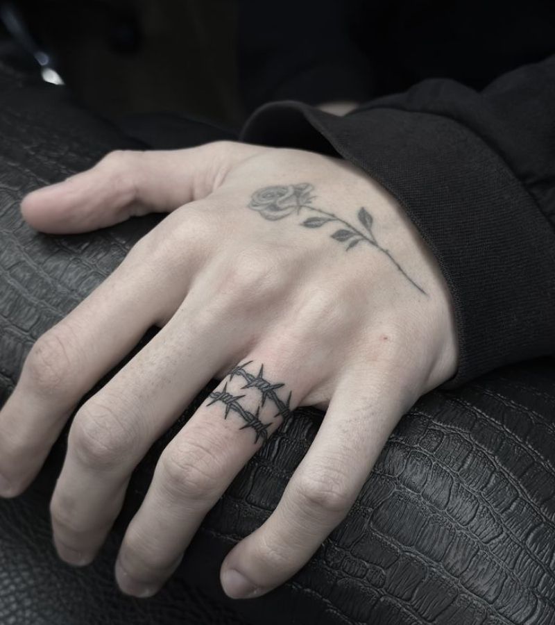 finger tattoos men