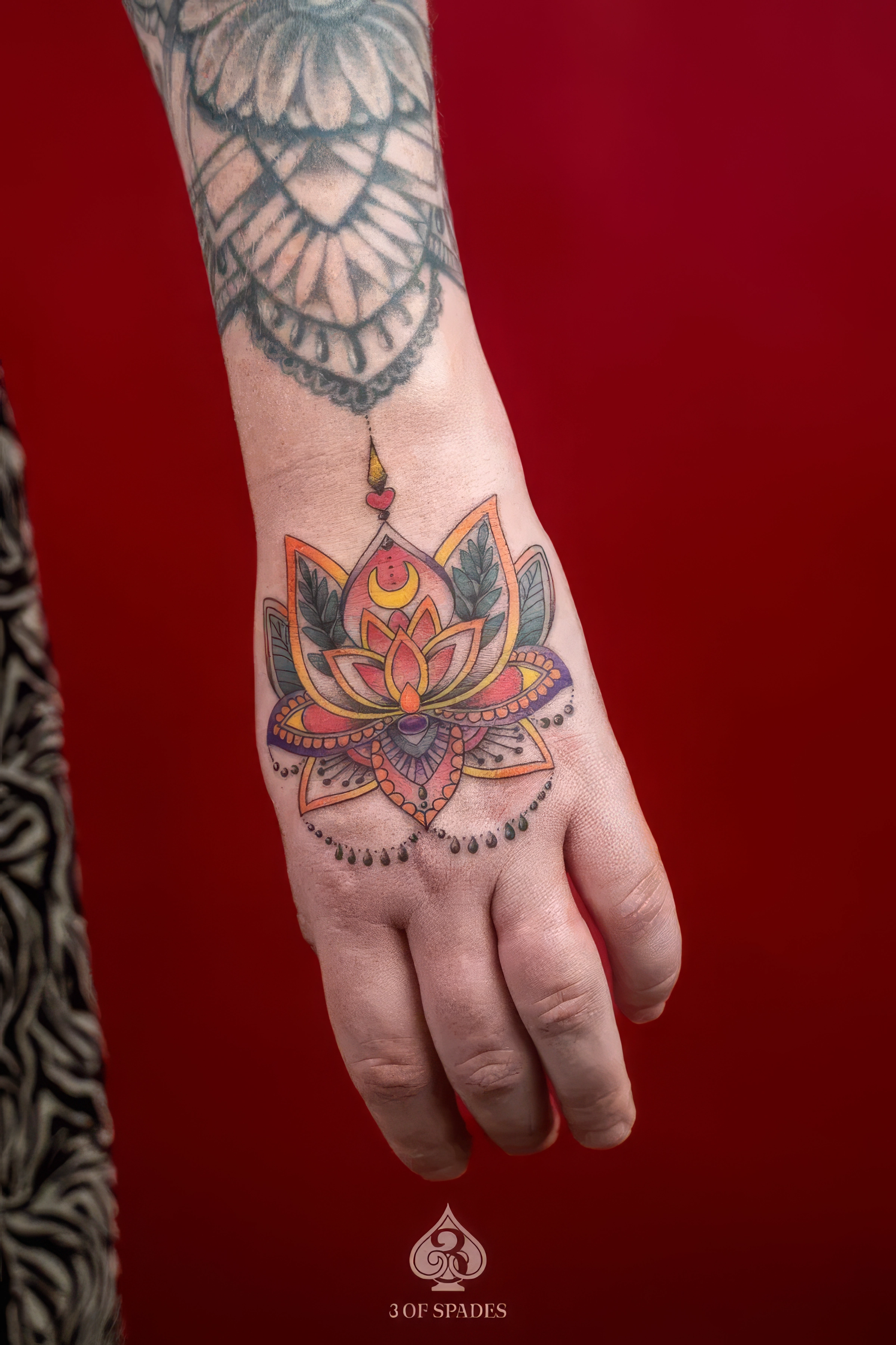 xăm hình hoa sen tại hà nội