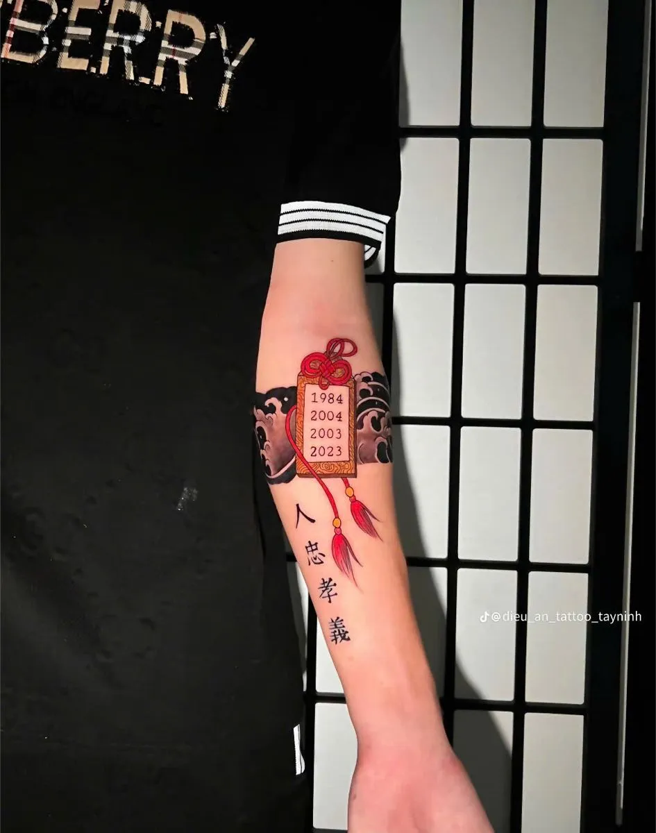 8+ Beautiful and Trendy Traditional Japanese Bracelet Tattoo Designs