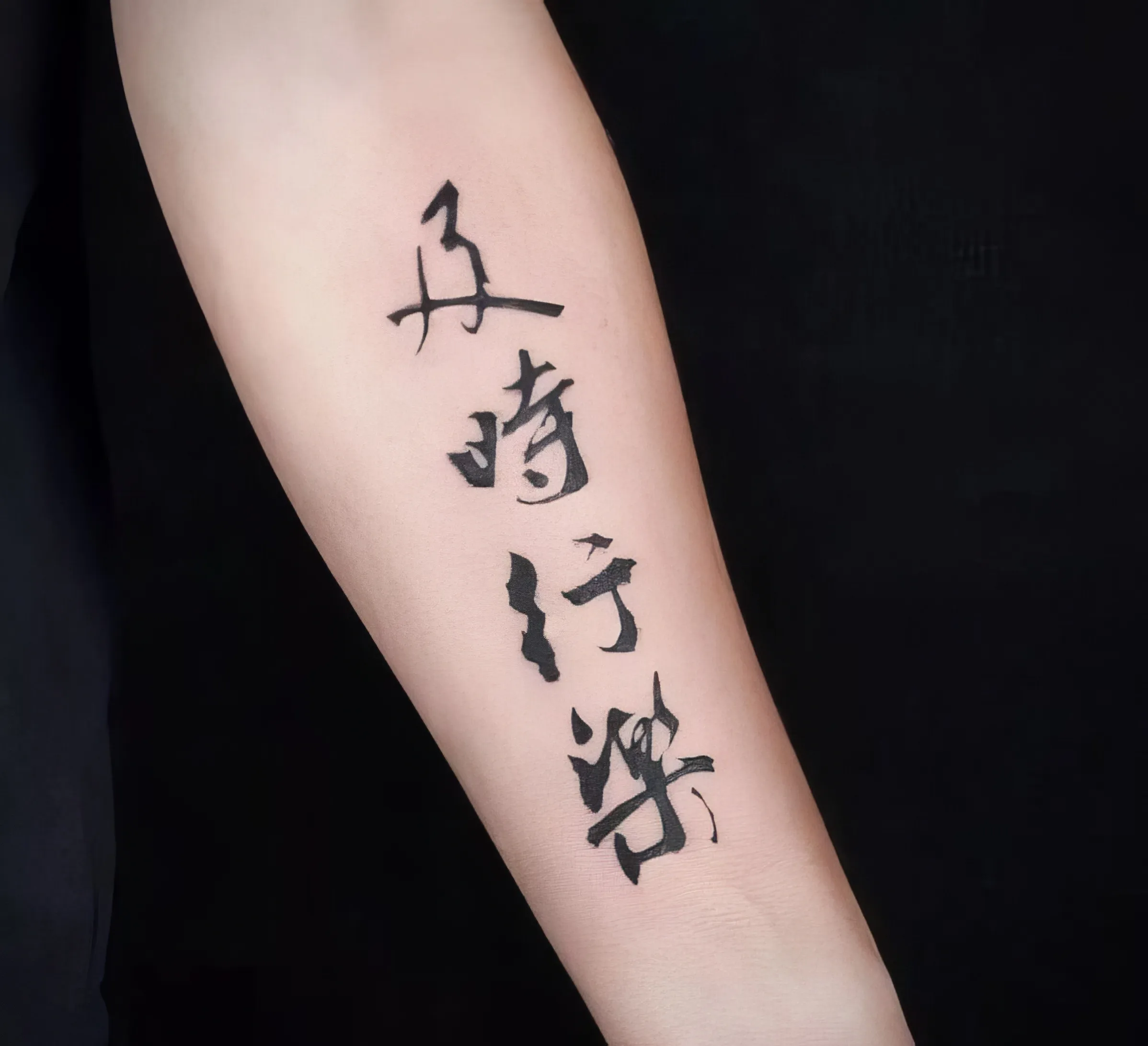 Hình Xăm Chữ Ở Tay | Top 7 Thiết Kế Tuyệt Đẹp Bởi H2M Tattoo