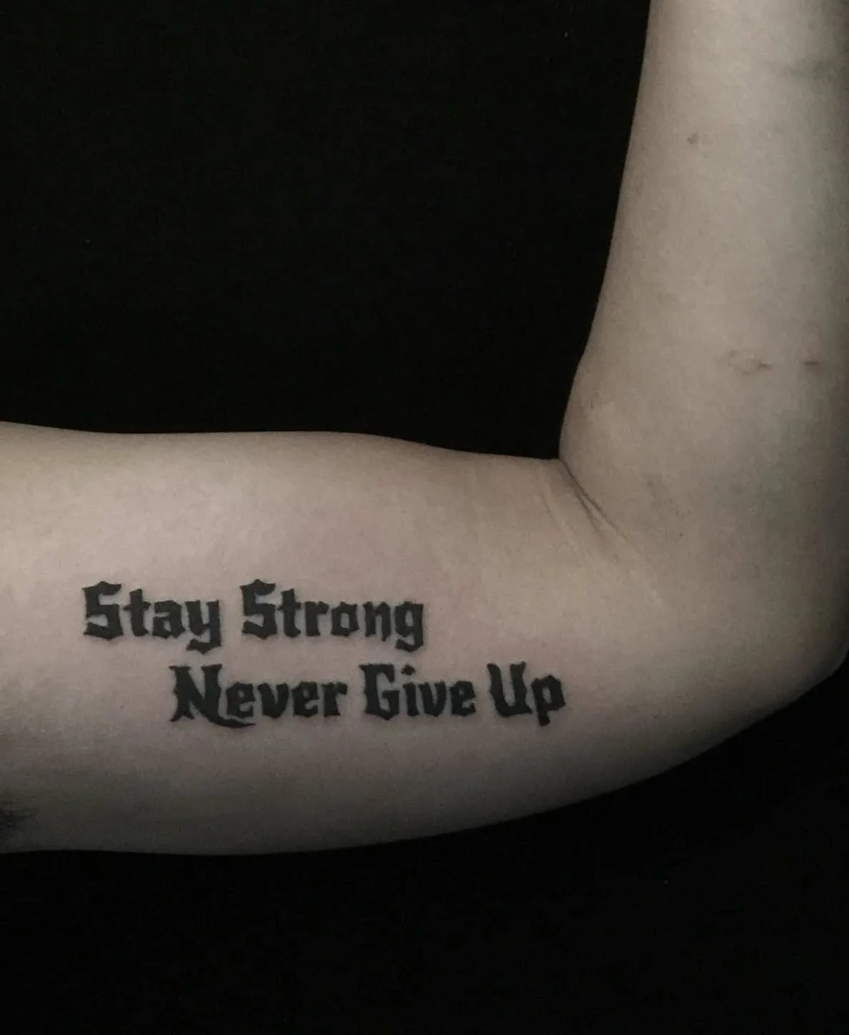 Top 10 Hình Xăm Chữ Ý Nghĩa Cho Nam Giới