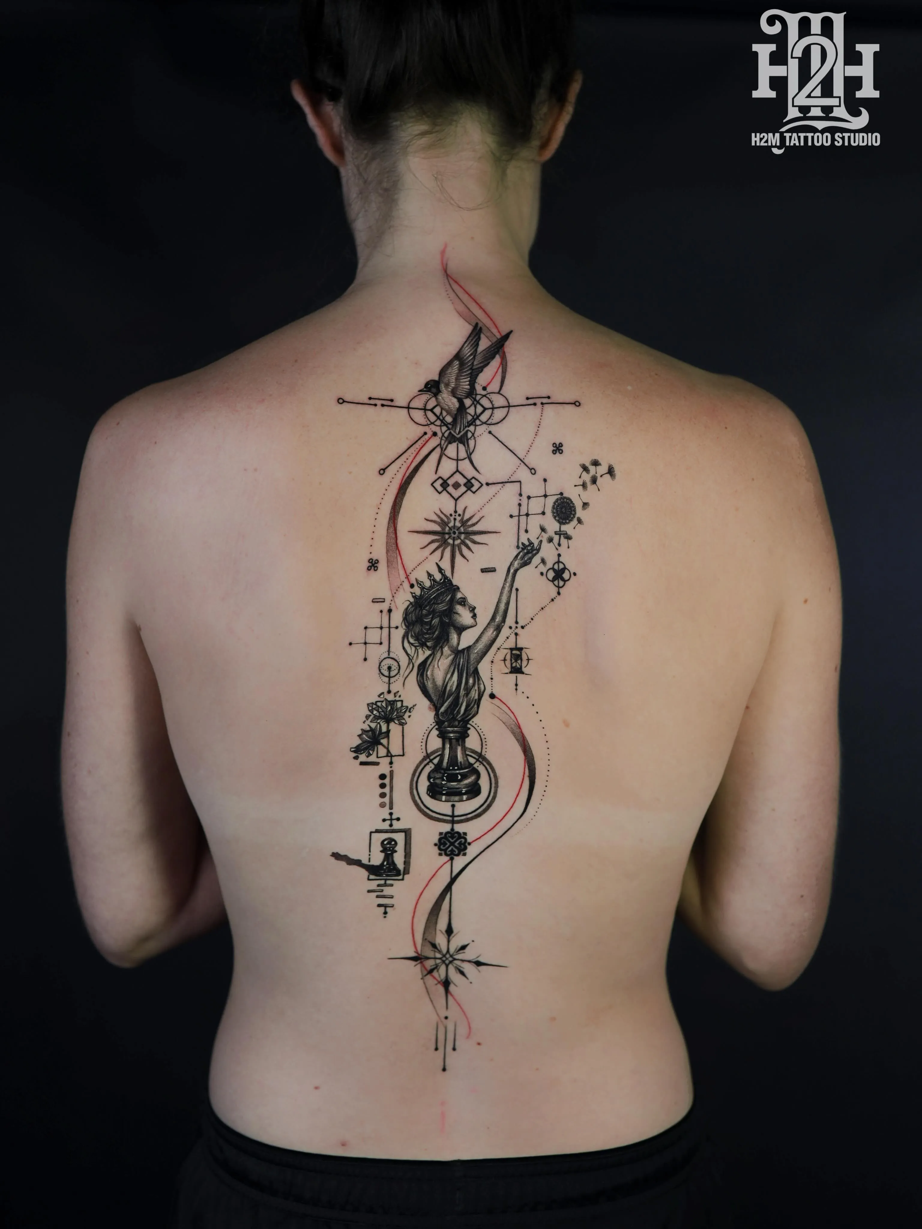 Spine Tattoos for Men: Styles, Pain & Design Ideas