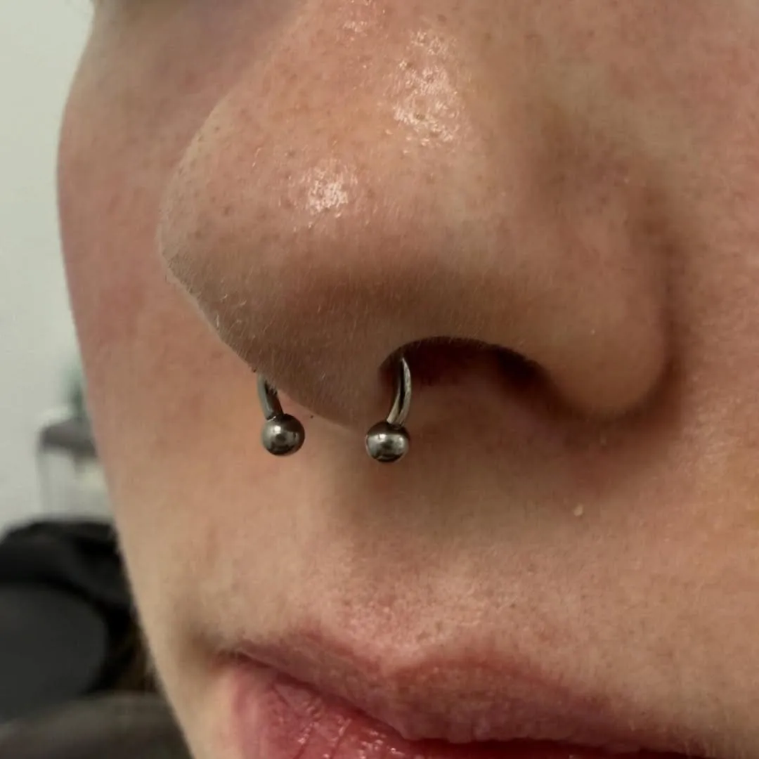 Xỏ Khuyên Septum Là Gì? Toàn Bộ Kinh Nghiệm Từ A-Z Bạn Cần Biết