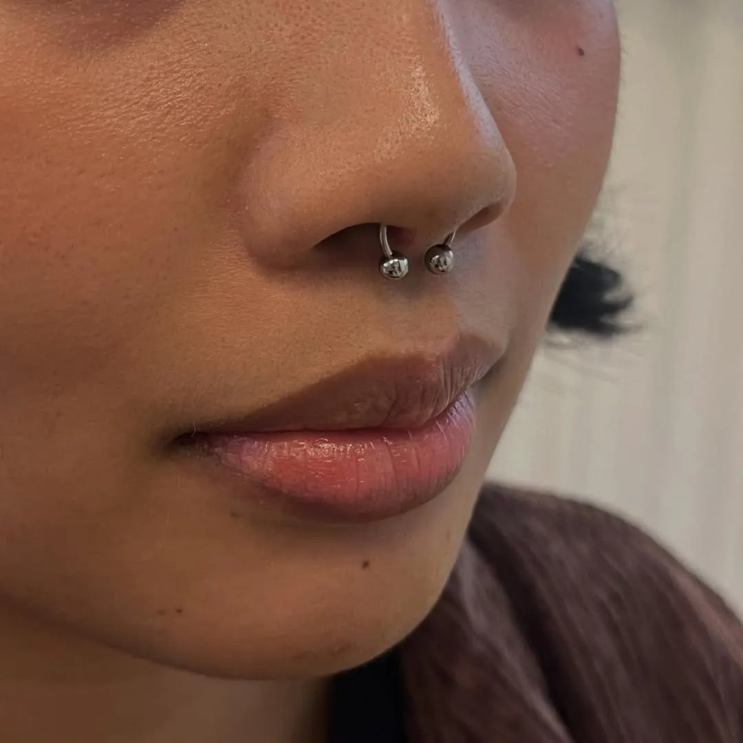 Xỏ Khuyên Septum Là Gì? Toàn Bộ Kinh Nghiệm Từ A-Z Bạn Cần Biết