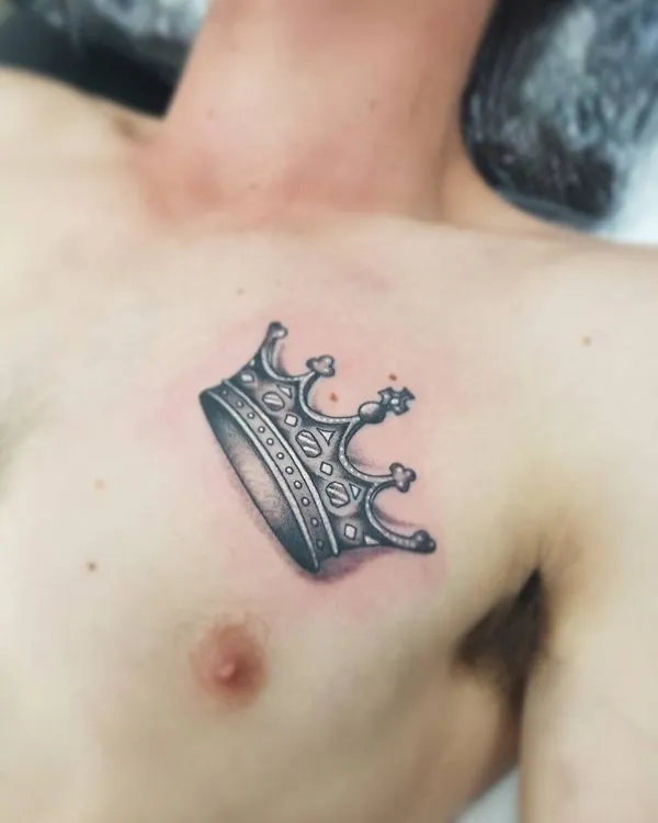 30+ Crown Tattoos Designs: Symbols of Power, Confidence, and Self-Reliance