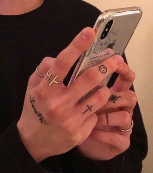 50+ Finger Tattoos Men Ideas, The Complete Style & Placement Guide
