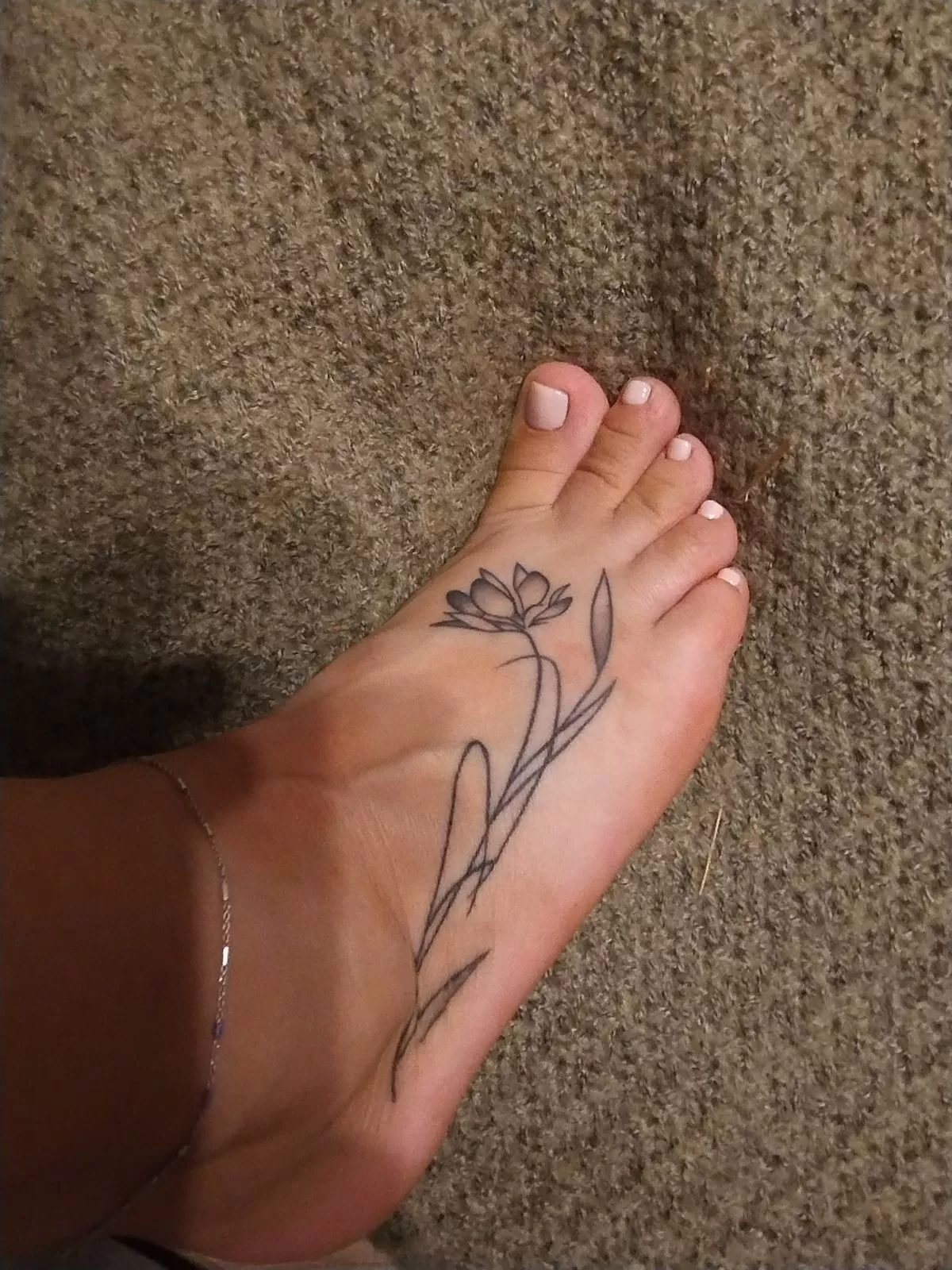 20+ Foot Tattoos for Women: Elegant & Timeless Ideas