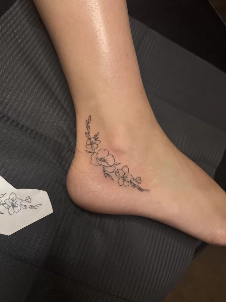 20+ Foot Tattoos for Women: Elegant & Timeless Ideas