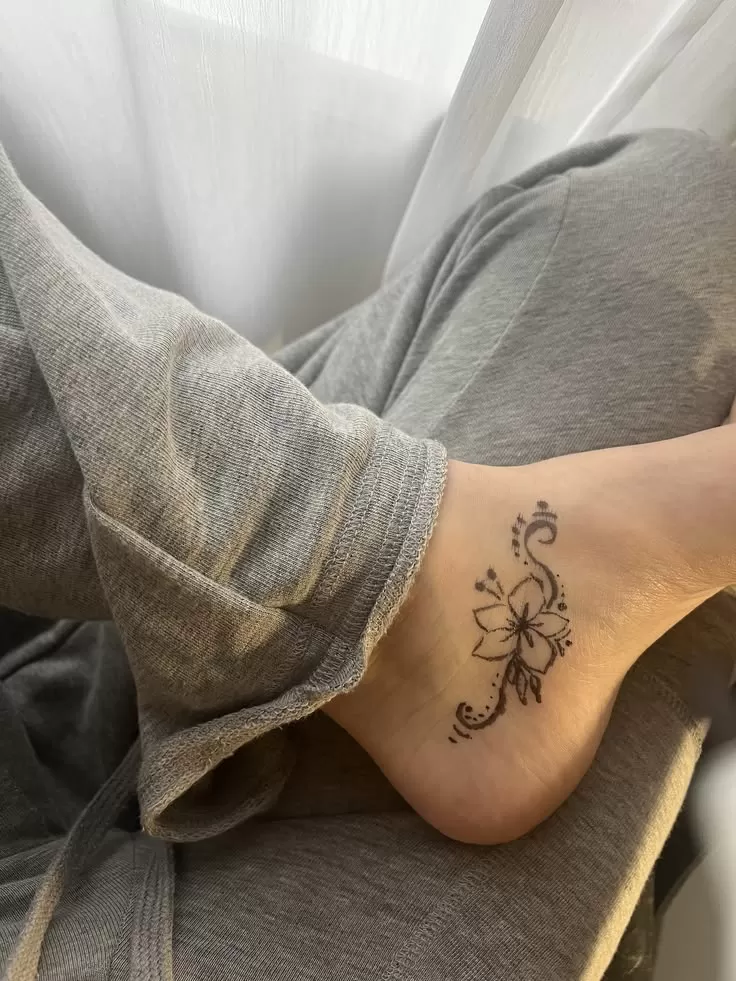 20+ Foot Tattoos for Women: Elegant & Timeless Ideas