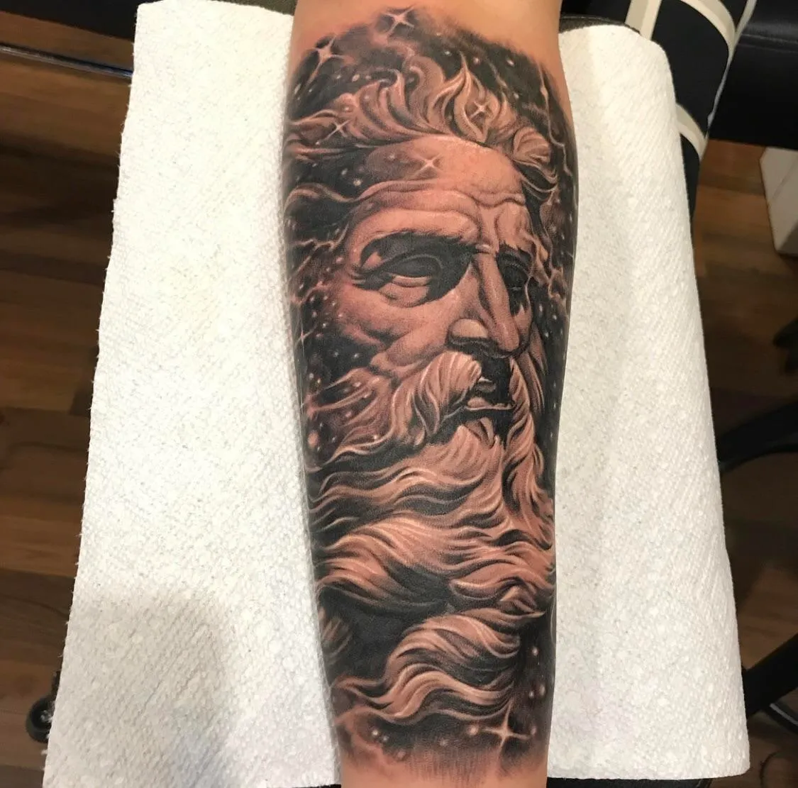 4+ Hình Xăm Thần Zeus: Biểu Tượng Của Quyền Lực Và Sự Thống Trị Tối Cao