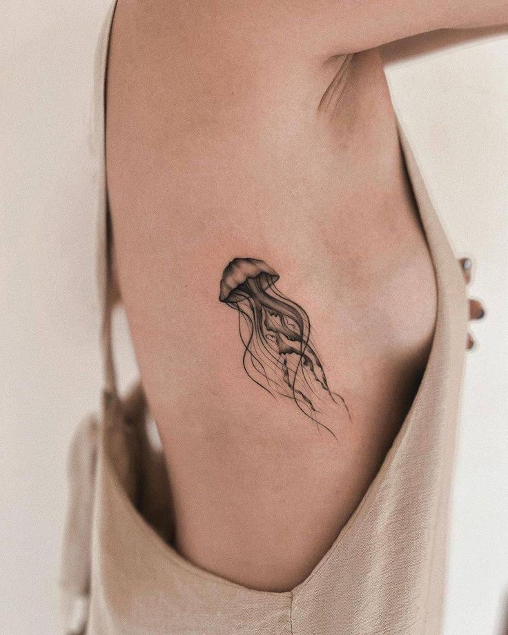 30+ Rib Tattoos for Women: Elegant & Captivating Ideas